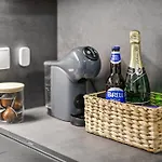 Cozy Stay Near City Center - Zizkov