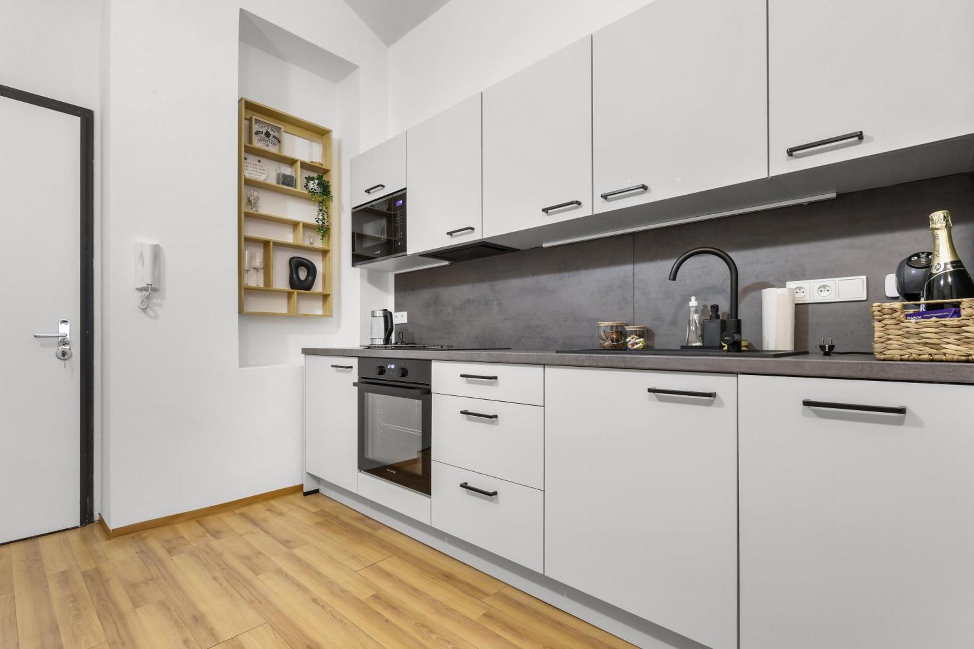 Cozy Near Center - Zizkov Apartment